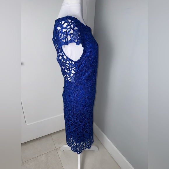 Alice + Olivia Clover Lace Backless Guipure Dress Bodycon in Cobalt Blue/ US 2-4 - Picture 3 of 9